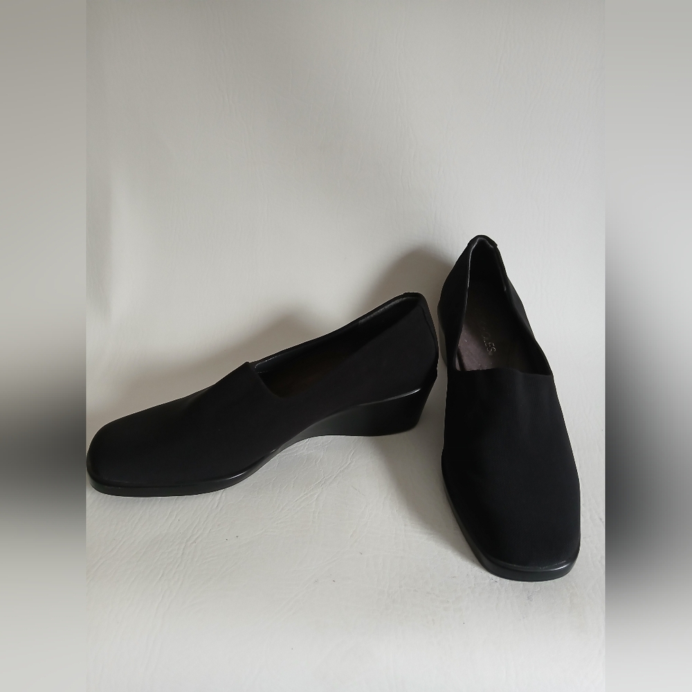 AEROSOLES Black Flats Micro Fabric Sz7M Rounded Square Toe Comfort & Style